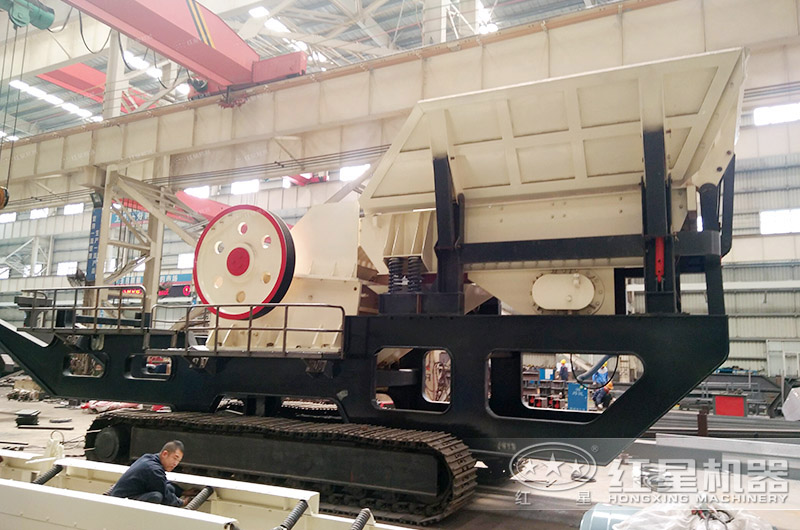 移動(dòng)式破碎機(jī)生產(chǎn)車(chē)間